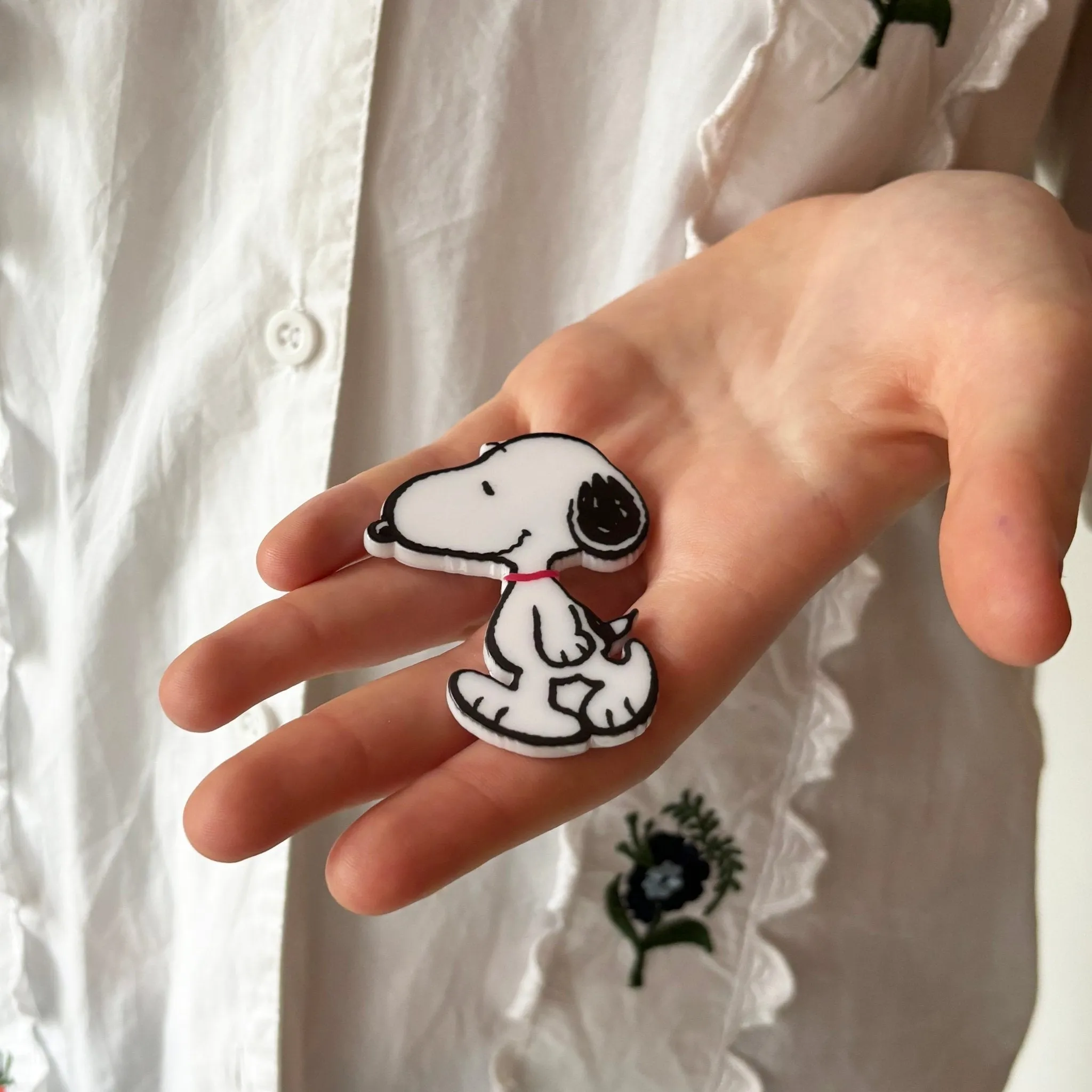 Peanuts Snoopy Pin Badge